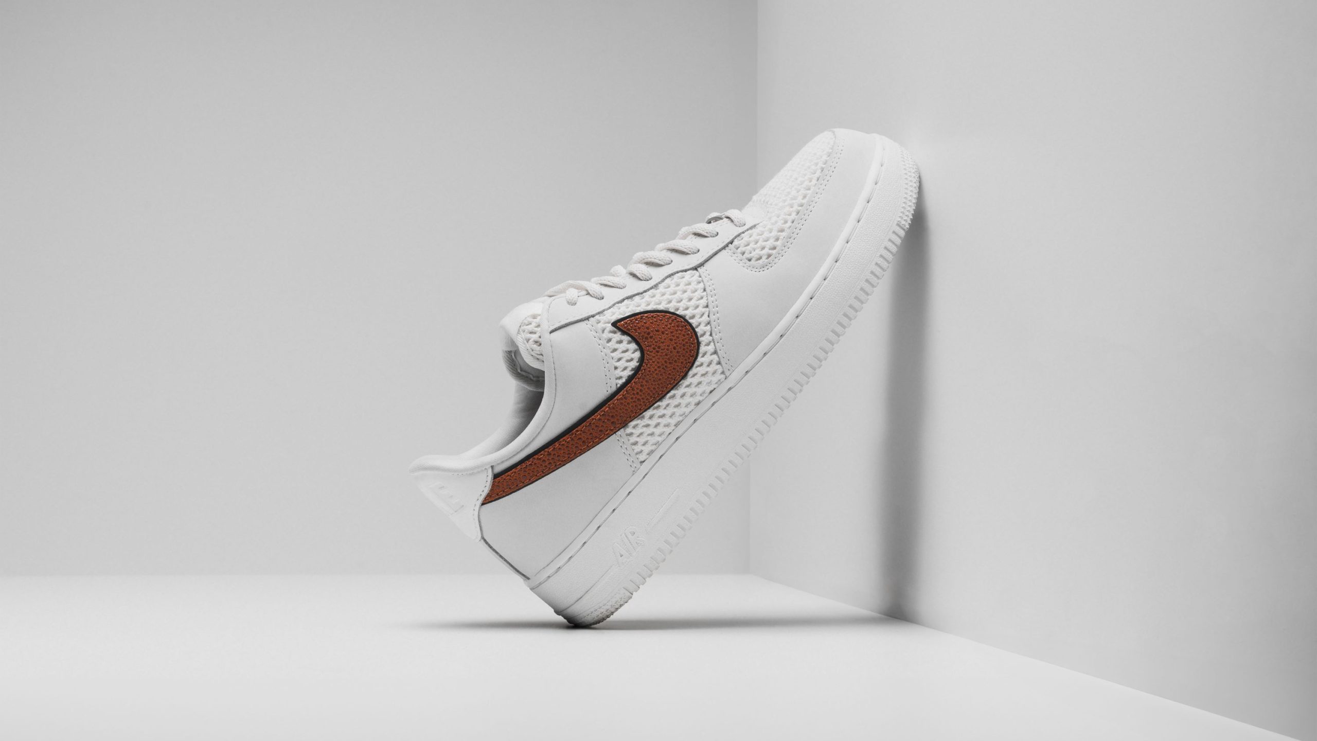 karsten-winegeart-b-i8TPBVslM-unsplash