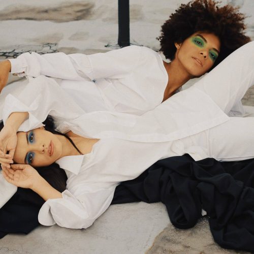 photo-1570733117311-d990c3816c47